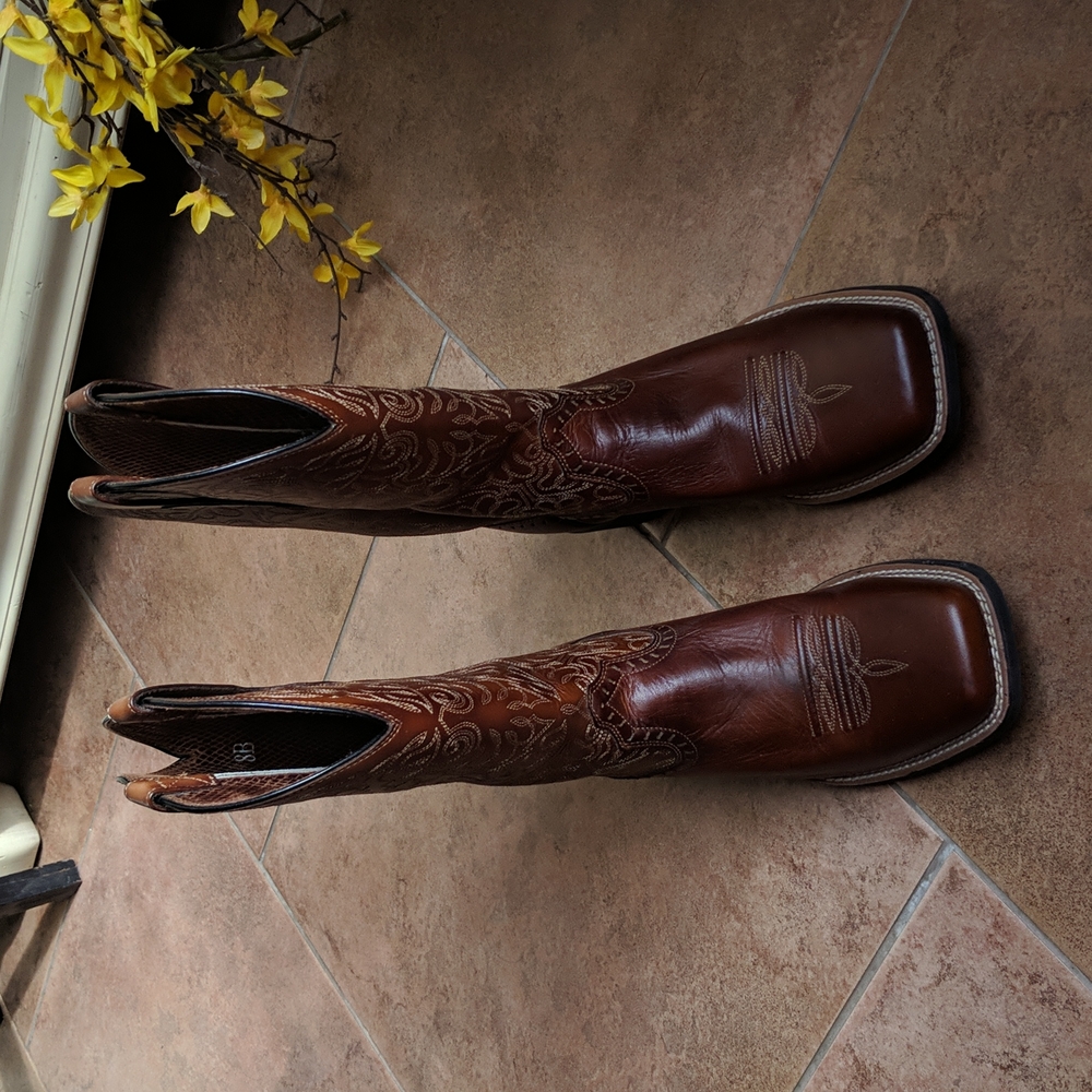 Ariat Women's Western Boots size 8